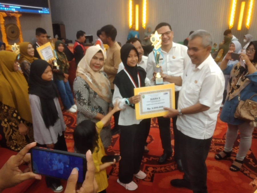 Siswa Berkebutuhan Khusus Muthia Syakira Raih Perak di O2SN-PDBK Tingkat  Riau