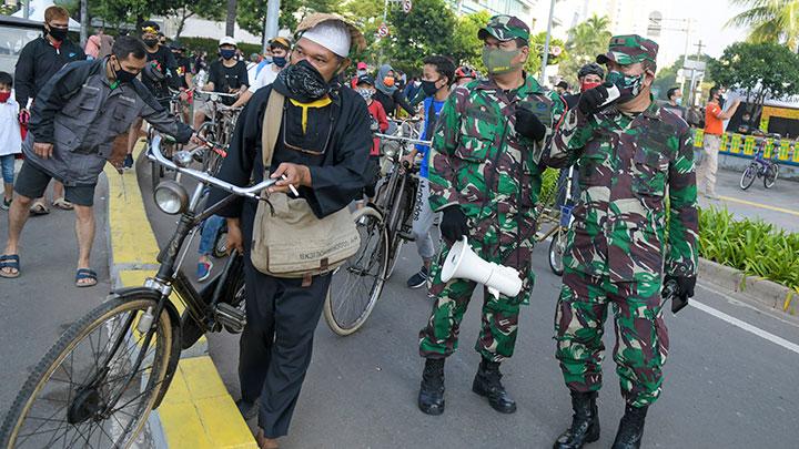 Jokowi Libatkan TNI Tertibkan Pelanggar Protokol Kesehatan