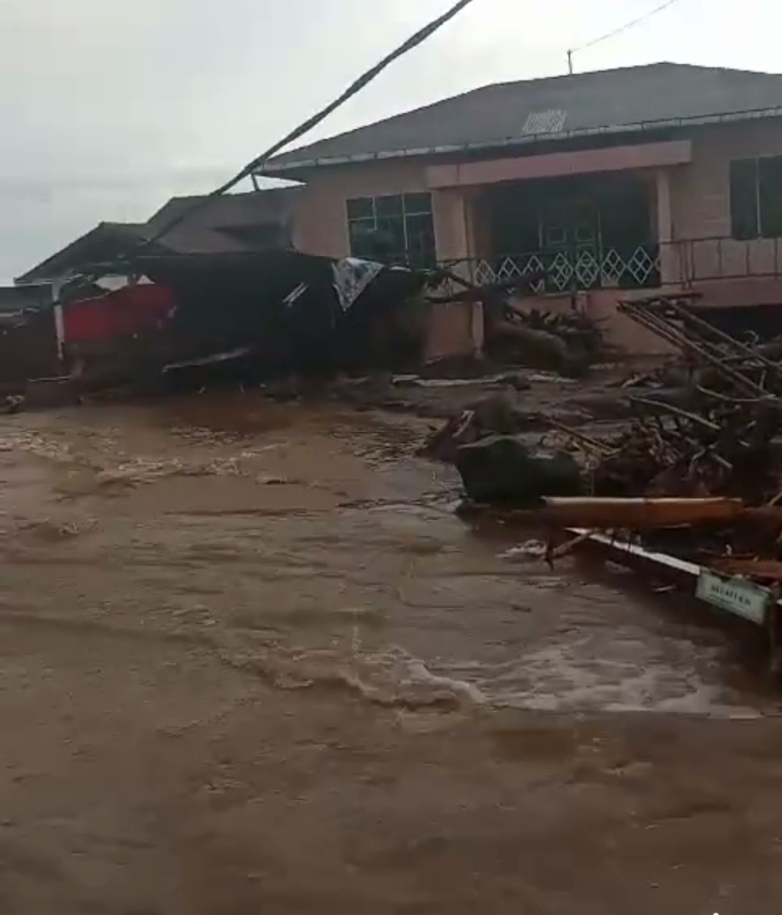 Korban Tewas Banjir Bandang Sumbar Capai 50 Orang