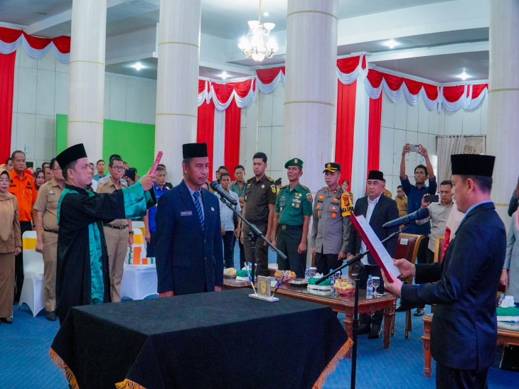 Pj Bupati Hambali Lantik Ahmad Yuzar sebagai Pj Sekdakab Kampar