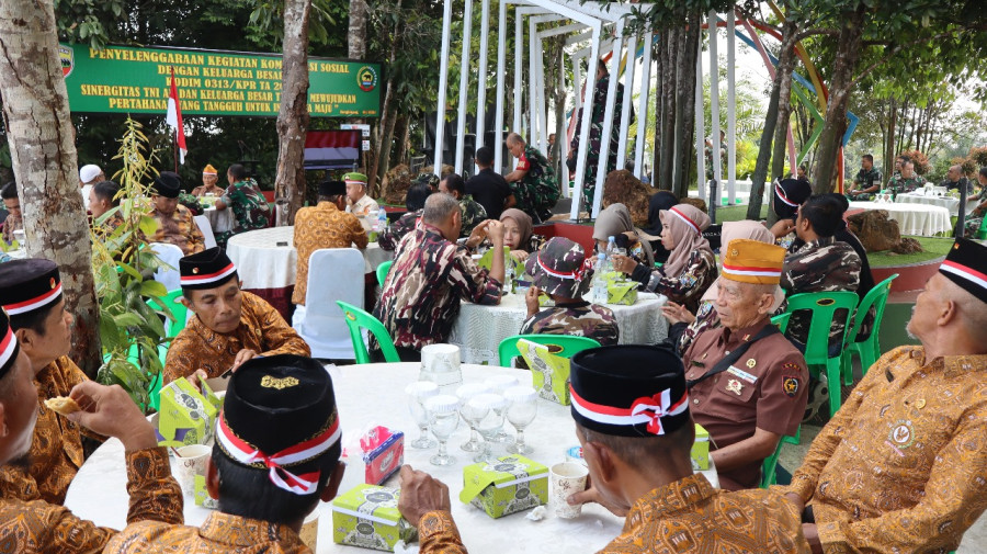 Jalin Silaturahmi dengan Keluarga TNI, Dandim 0313 Gelar Kamsos di Puncak Kompe