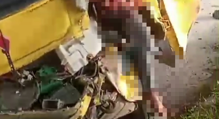 Mobil Box Tabrak Dump Truk di Air Hitam, Satu Penumpang Luka Serius