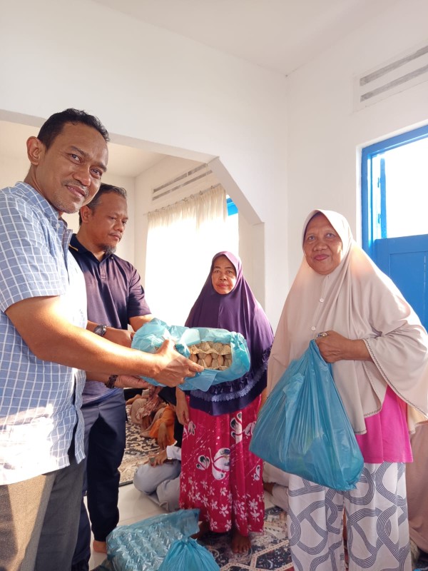 HUT RI ke-81 Bea Cukai Bengkalis Berbagi dengan Warga