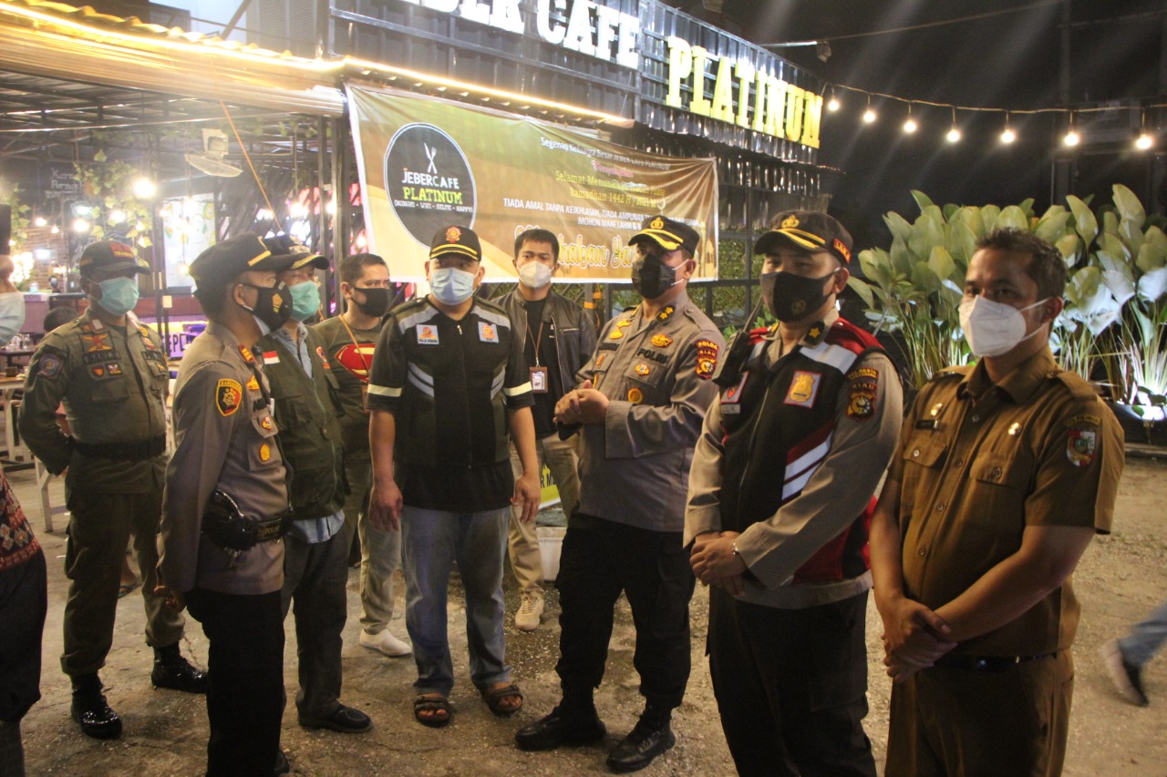 Buka Bersama dan Kumpul-kumpul di Cafe Picu Lonjakan Covid di Riau