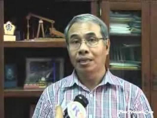 Raja Isyam Azwar di Mata Yusmar Yusuf : Terobosan Jenial dalam Gelombang Zaman