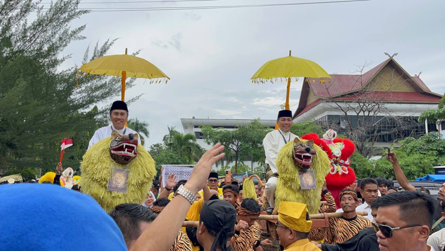 Ribuan Simpatisan Antar Syamsuar-Mawardi ke KPU