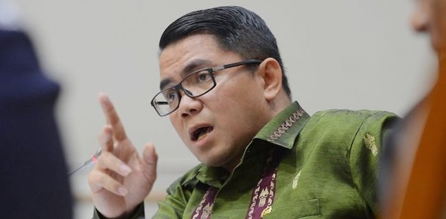 Arteria Dahlan dan Sahroni Adu Mulut saat Rapat Dengan Polri 