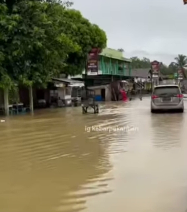 Sempat Lumpuh Total, Jalan Lintas Sumbar-Riau di Pangkalan Sudah Bisa Dilewati
