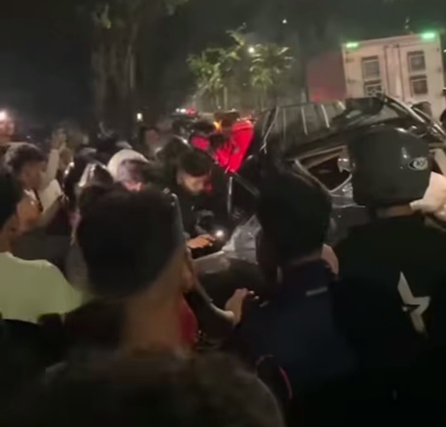 Pajero Hantam Tiang di Sudirman, Pelajar SMA Bersimbah Luka di Balik Kemudi