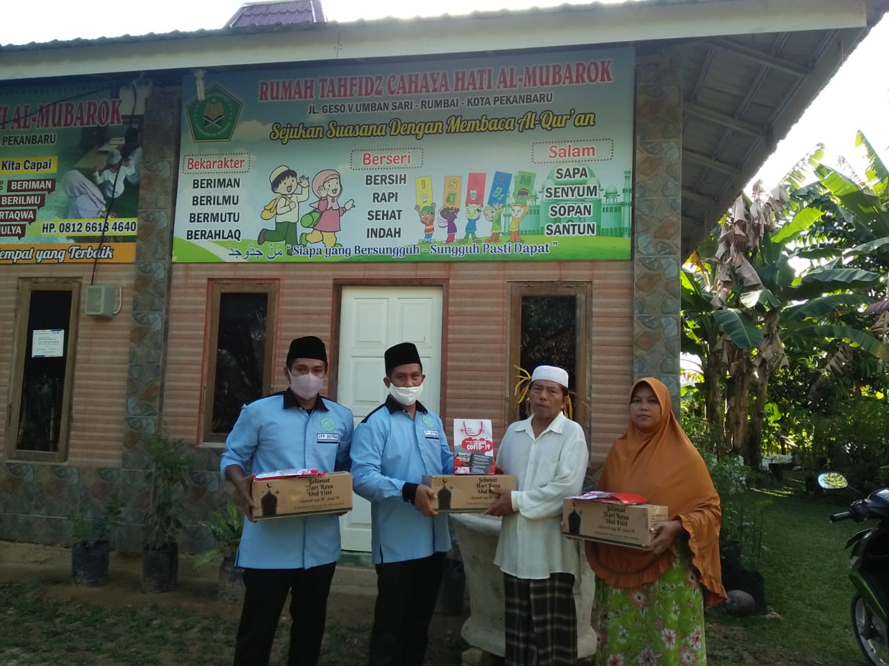 BKPRMI Riau serahkan sembako untuk Guru Ngaji