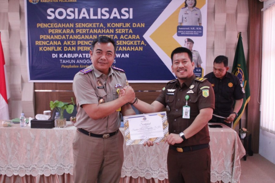 Kejari Pelalawan Jadi Narasumber Sosialisasi Pemberantasan Mafia Tanah