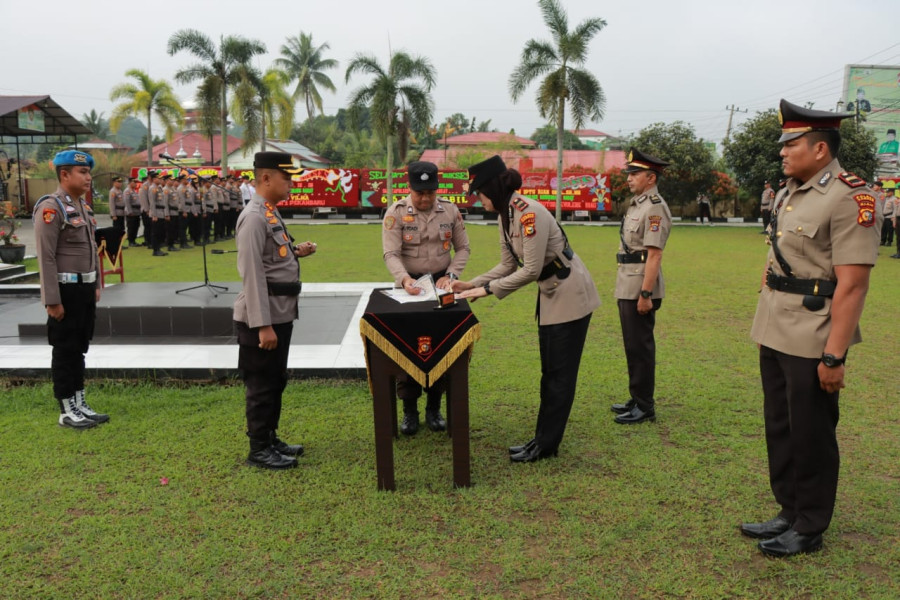 AKBP Ronald Sumaja Pimpin Sertijab 2 Kapolsek Jajaran Polres Kampar