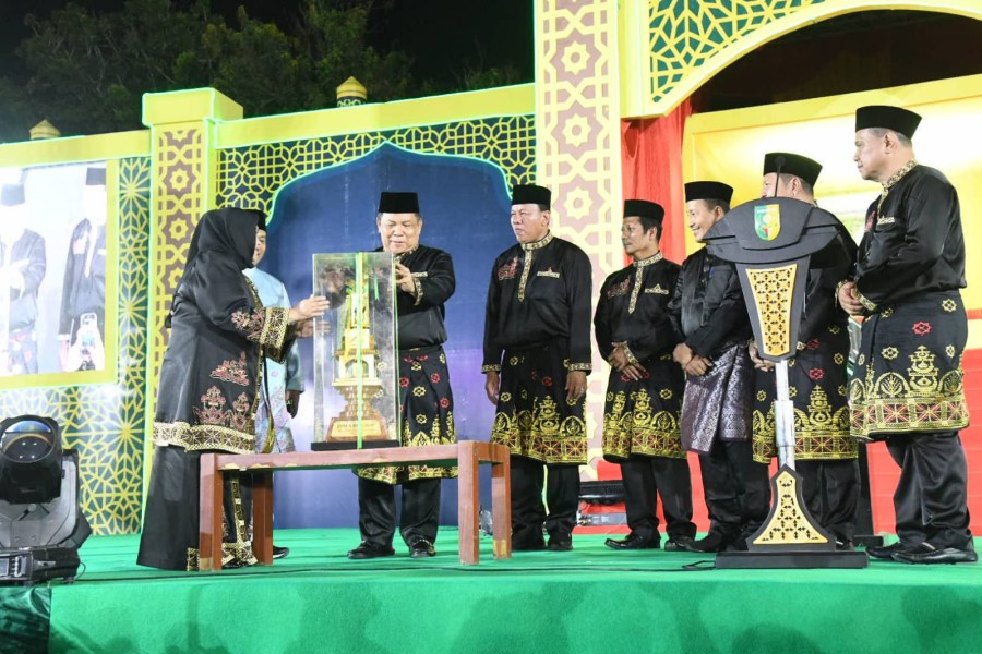 Piala Bergilir MTQ Riau Diserahkan, Bengkalis Siap Pertahankan Takhta Juara