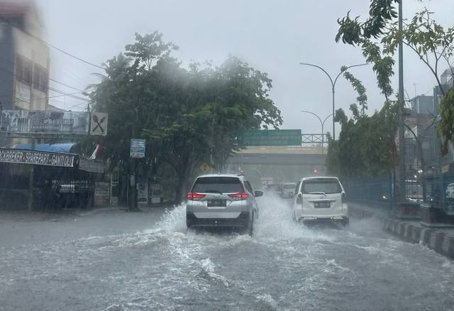 Hujan Lebat Berpotensi Guyur Riau, BMKG: Warga Perlu Siaga Sore hingga Dini Hari