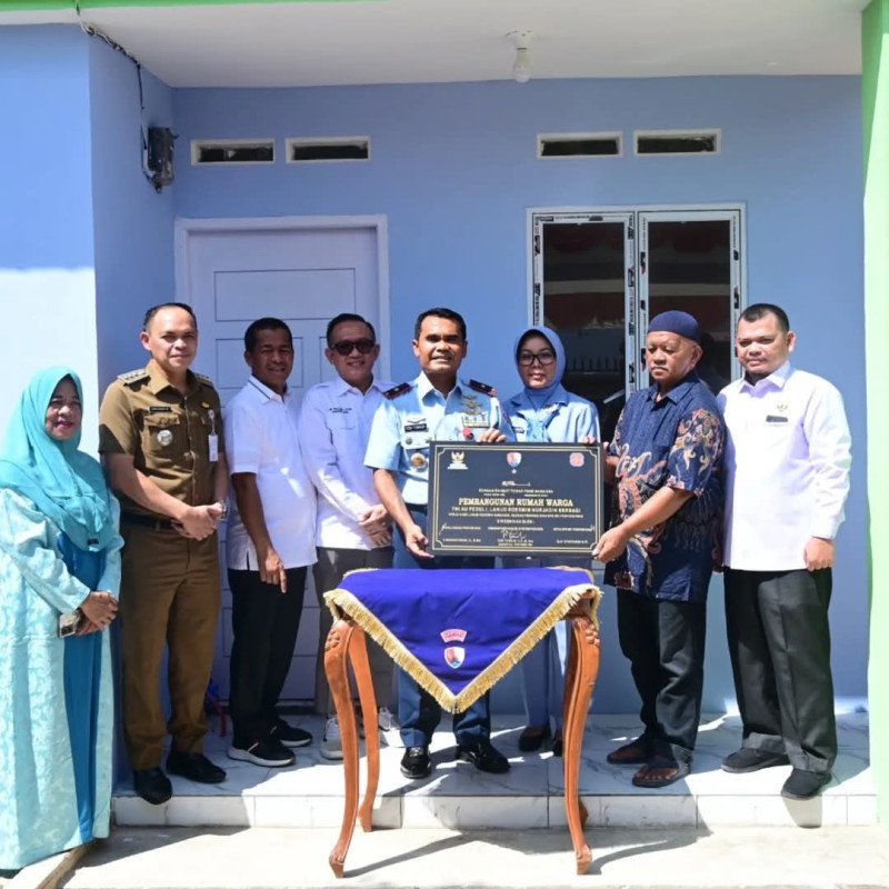 Guru Mengaji di Kampar Terharu Terima Rumah Layak Huni dari TNI AU dan Baznas Riau