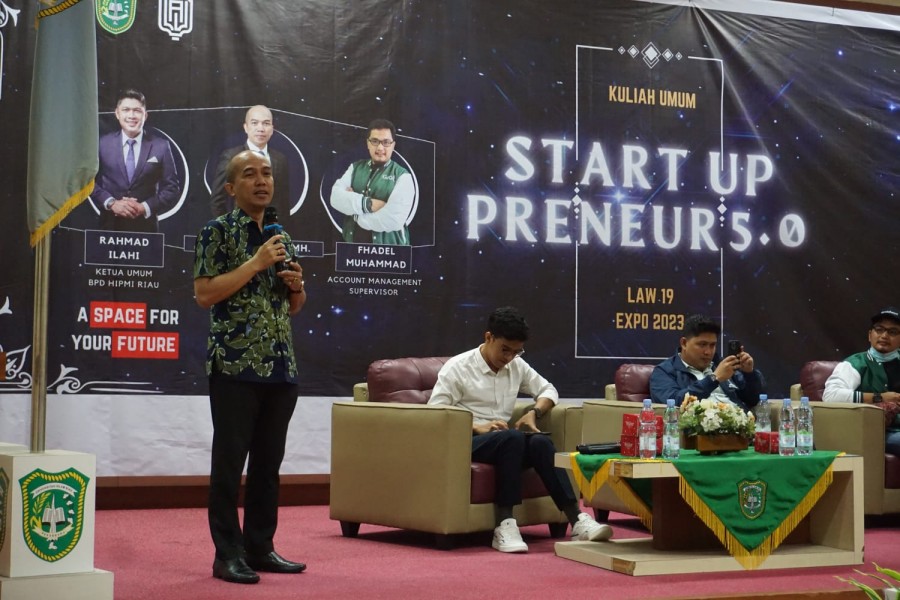 Beri Kuliah Umum, Wakil Rektor III UIR  Paparkan Entrepreneurship dalam Perspektif Hukum