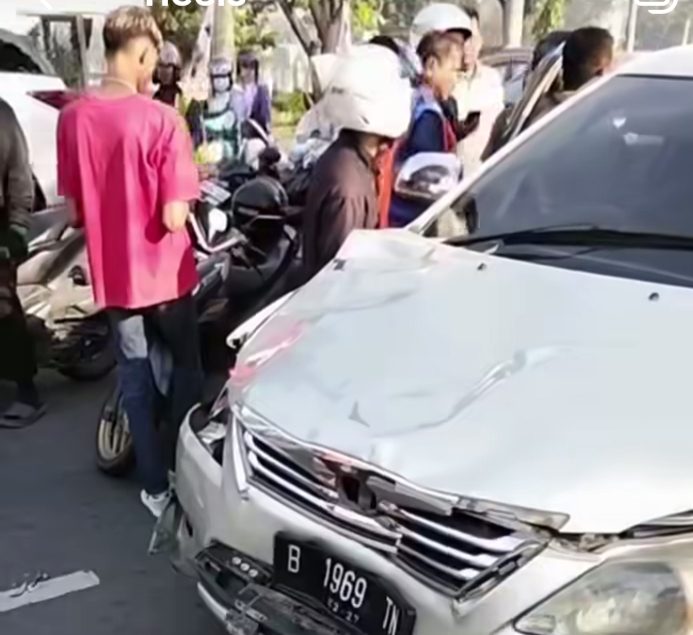 Tragis! Pasutri Ditabrak Innova Saat Joging di Sudirman Pekanbaru, Istri Luka Parah