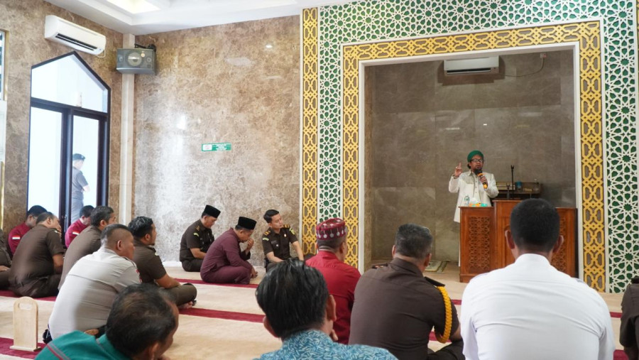 Tausiyah di Masjid Kejati Riau, Ustadz Abdur Rahman Bahas Kewajiban Salat