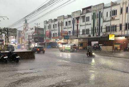 BMKG Pekanbaru: Cuaca Riau Hari Ini Tidak Stabil, Warga Diminta Siaga Hujan Petir