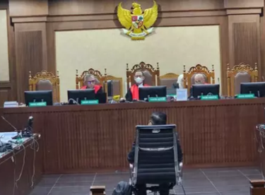 Diperiksa sebagai Terdakwa, Hasto Kristiyanto Bantah Dekat dengan Harun Masiku