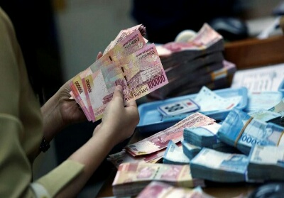 Anggaran Perjalanan Dinas DPRD Riau Naik Rp32 Miliar