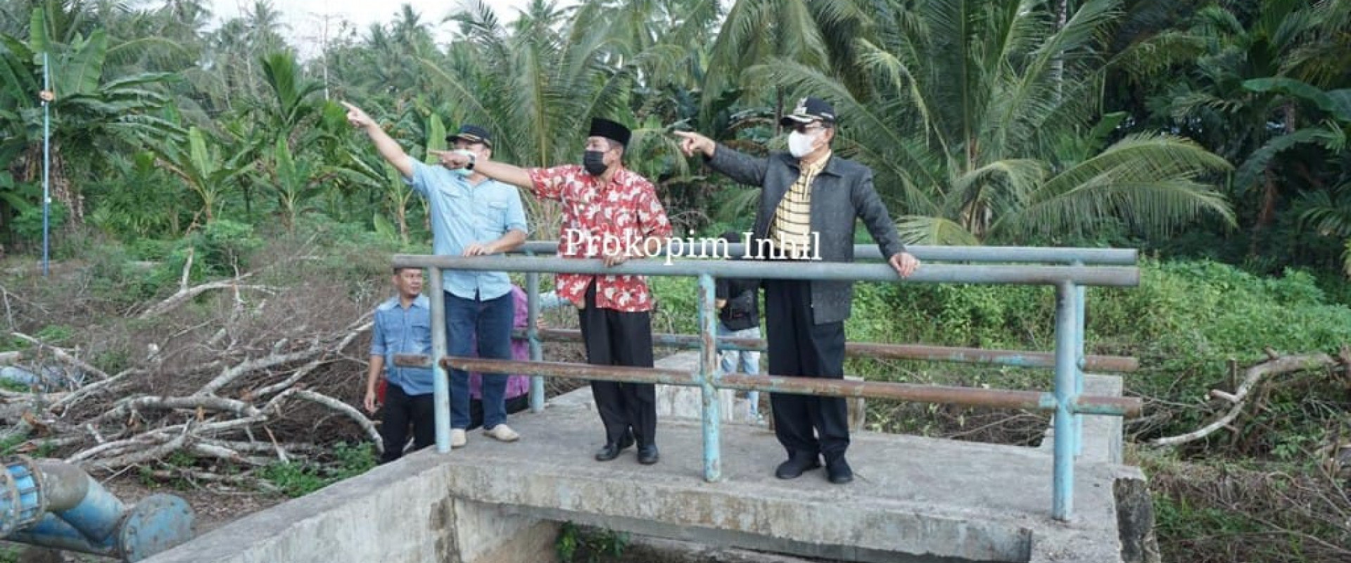 Kunker ke Pulau Burung, Bupati Inhil Tinjau Pengolahan Air Bersih