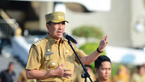 Gubernur Riau Himbau Bupati dan Walikota Pantau Pergerakan Mudik TKI