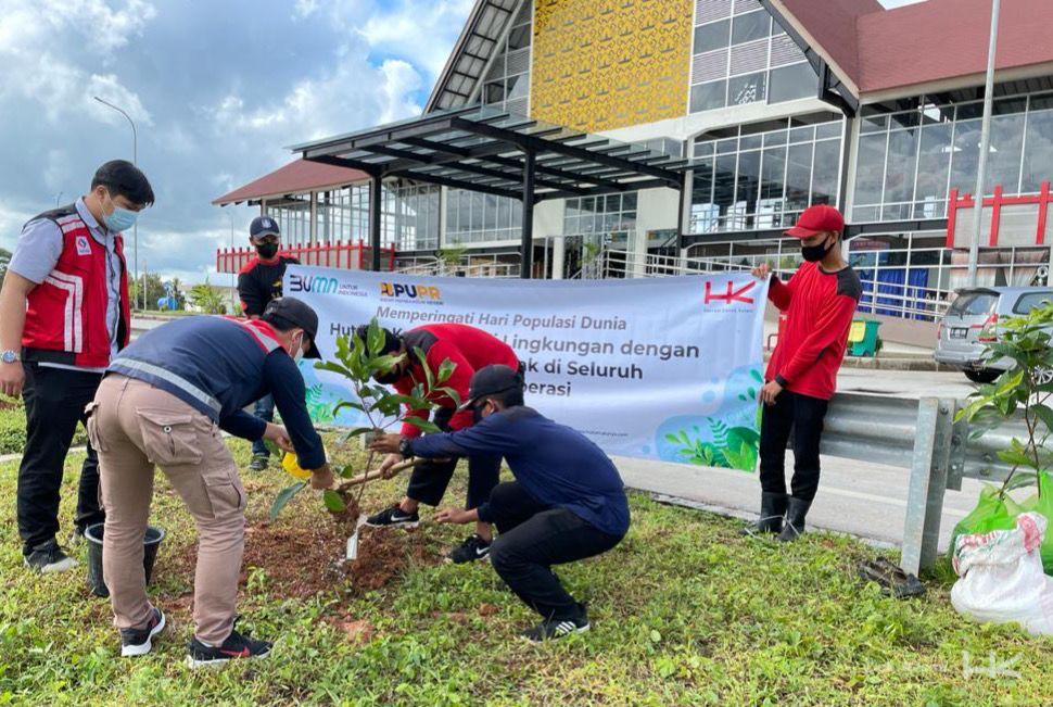 PT HK Lakukan Penghijauan, Tol Permai Terbanyak Ditanami PohonÂ 