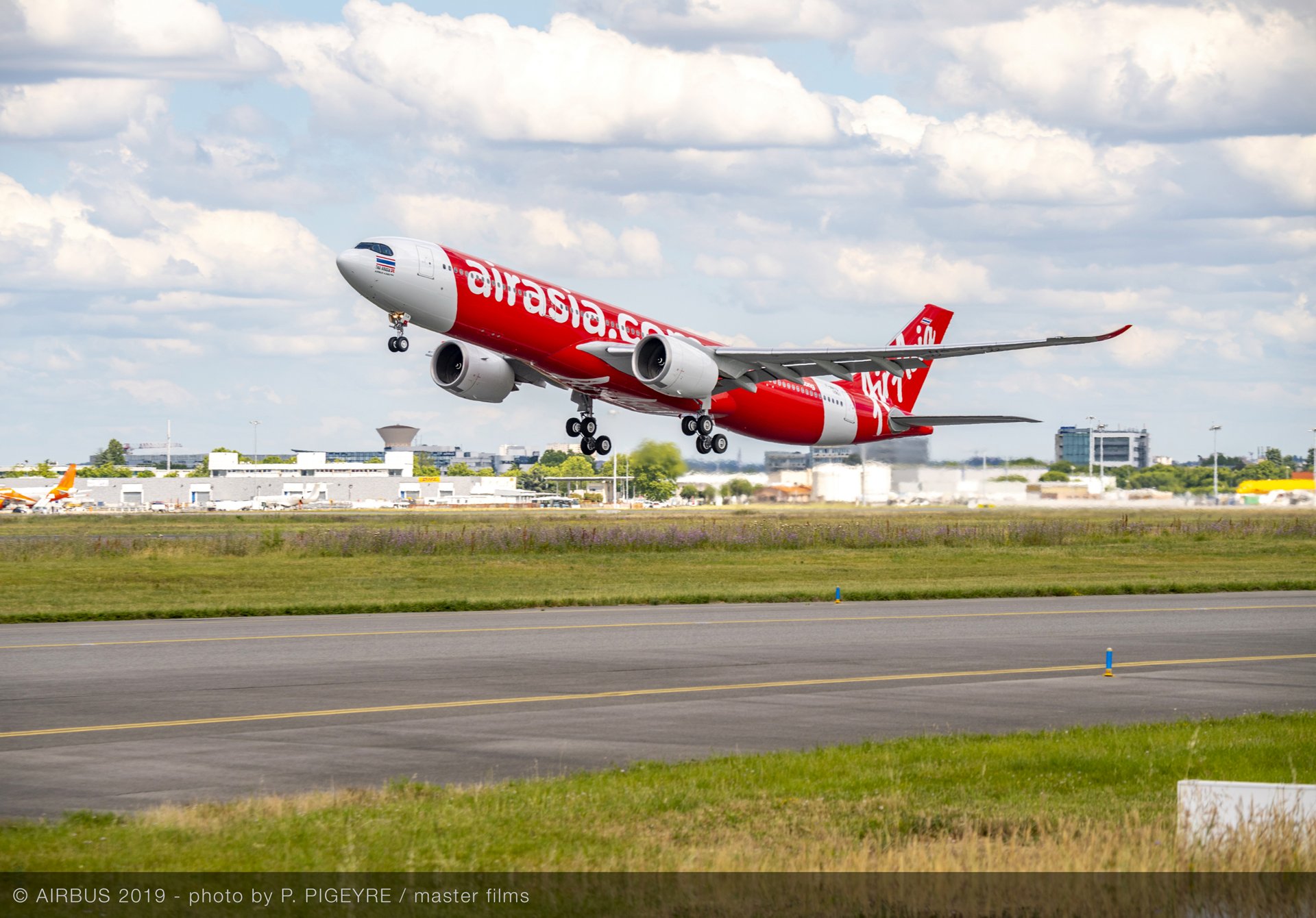 AirAsia Kembali Terbang pada 8 Juni
