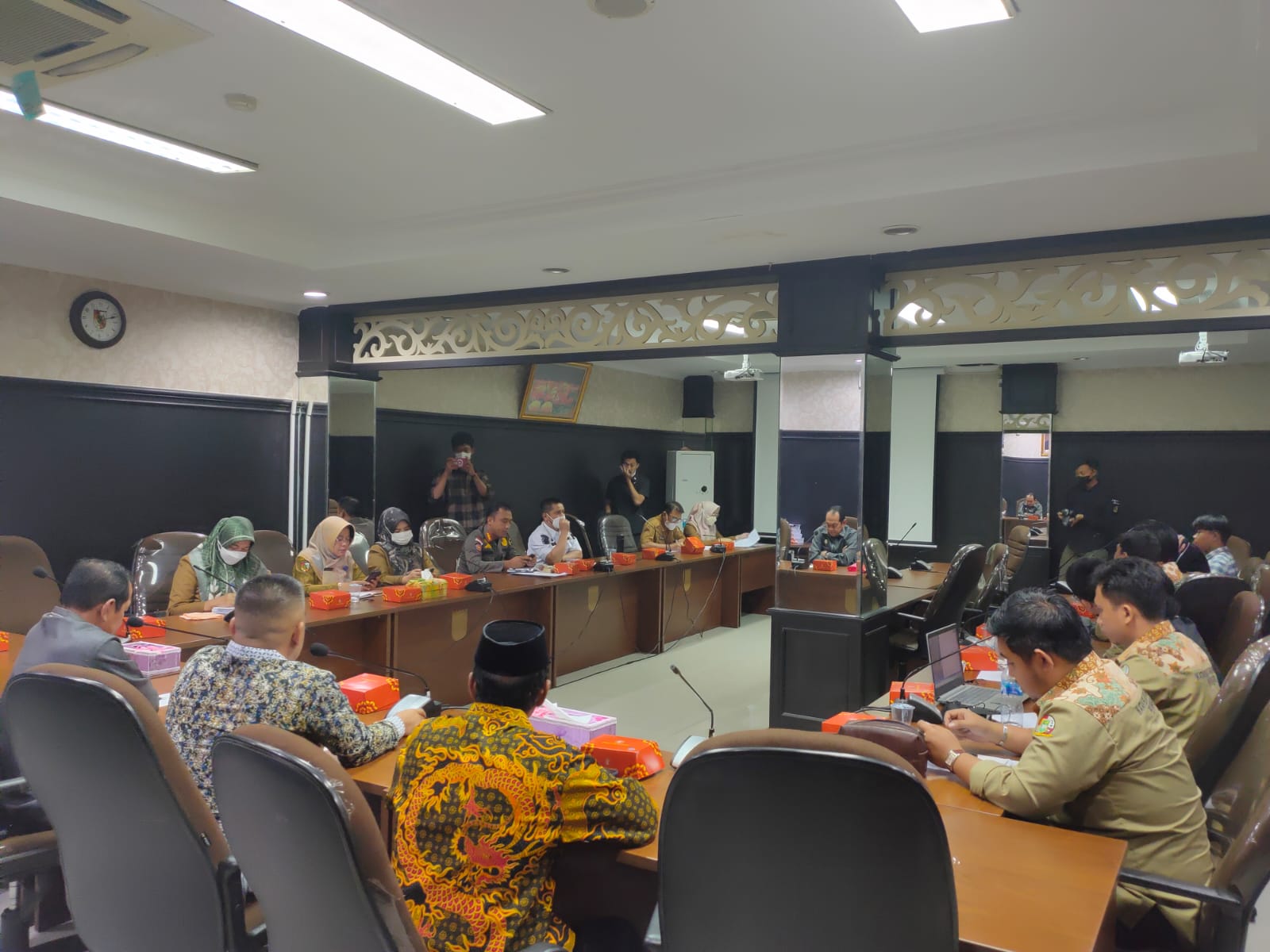 Bahas Holywings, Ipemaru Gelar RDP dengan Komisi I DPRD Pekanbaru