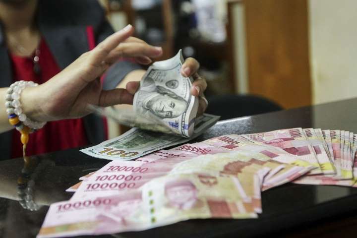 Penyebaran Virus Corona Meluas Mengakibatkan Rupiah Melemah Terhadap Dolar AS