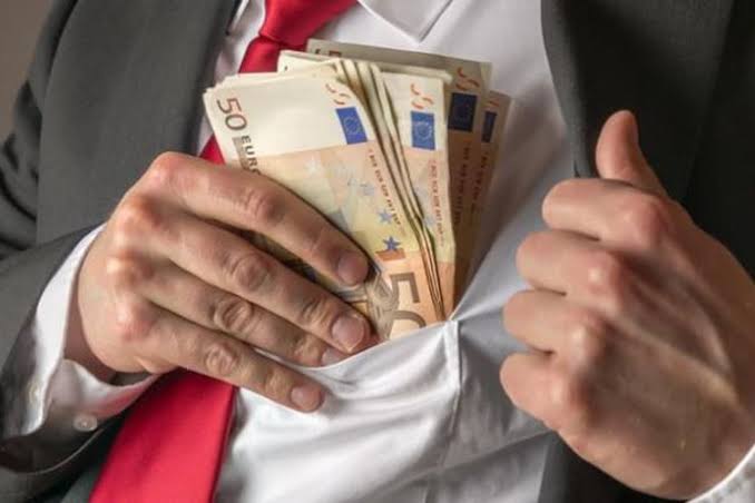 Diduga Hasil Korupsi, Mantan Pejabat BUMN ini Miliki Harta Rp 4 T