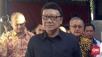Tjahyo Kumolo Akui Putra, Sespri dan Supirnya Postif Corona