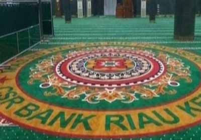 Gubri Minta Karpet Tulisan CSR di Masjid An-Nur Diganti