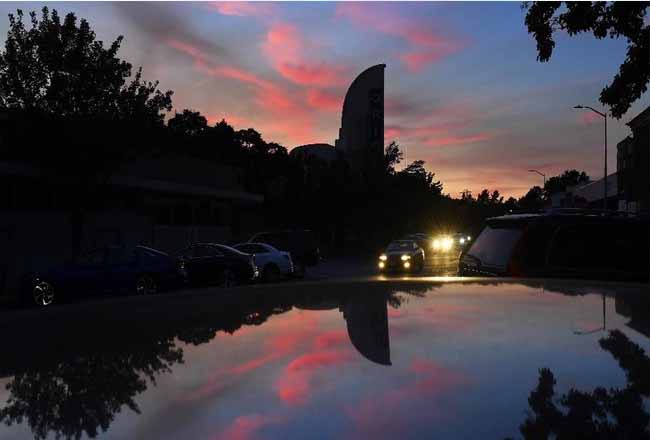 Satu Juta Orang di California Hidup Tanpa Listrik Akibat Kebakaran Hutan Meluas