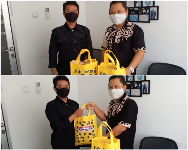 Peduli Dampak Covid-19, Indomaret Bagikan Paket Sembako Kepada Awak Media