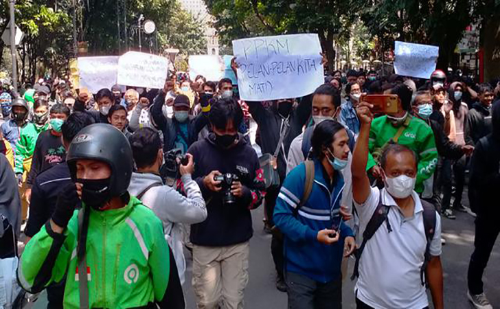 Tolak PPKM Berkepanjangan Ratusan Mahasiswa Turun ke Jalan