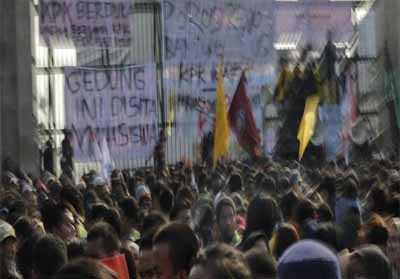 Ratusan Mahasiswa Padati Senayan, Bergerak Menuju Gedung DPR RI