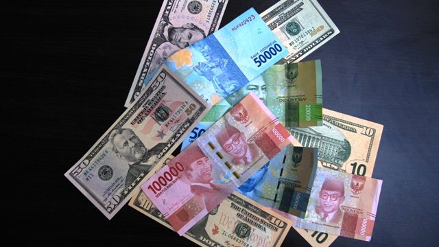 Deflasi 3 Bulan Beruntun Tekan Rupiah ke Rp14.842