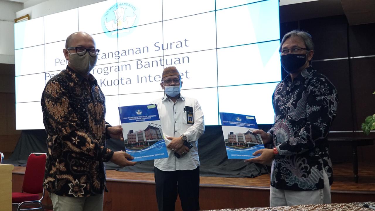 Dukung Pembelajaran Jarak Jauh, Operator Seluler Tanda Tangani Kerja Sama dengan Kemendikbud