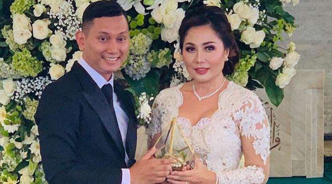 Emma Waroka Menikah Dengan Berondong, Beda Usia 17 Tahun 