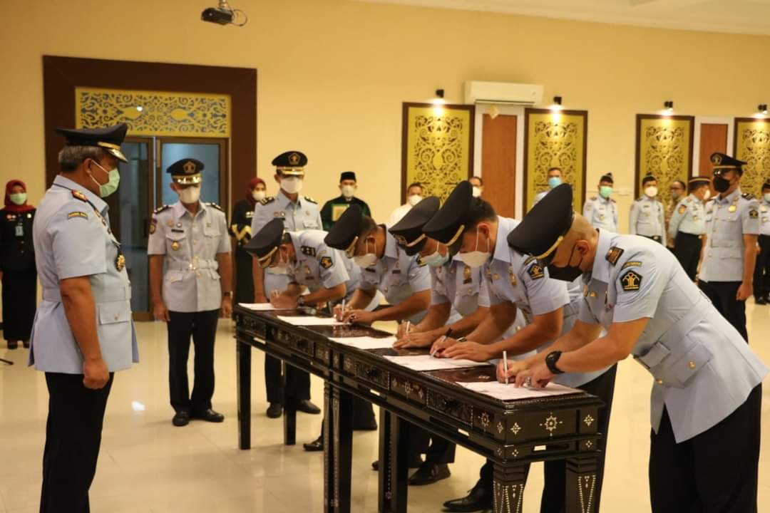Lantik 14 Pejabat, Kepala Kanwil Kemenkumham Ingatkan Maraknya Pendatang Ilegal
