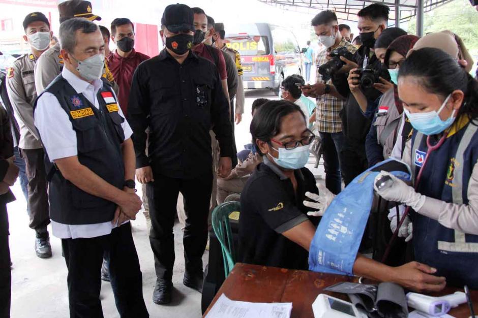 Gubernur Riau Harap Vaksinasi Massal di Dumai Selesai dalam Waktu Seminggu