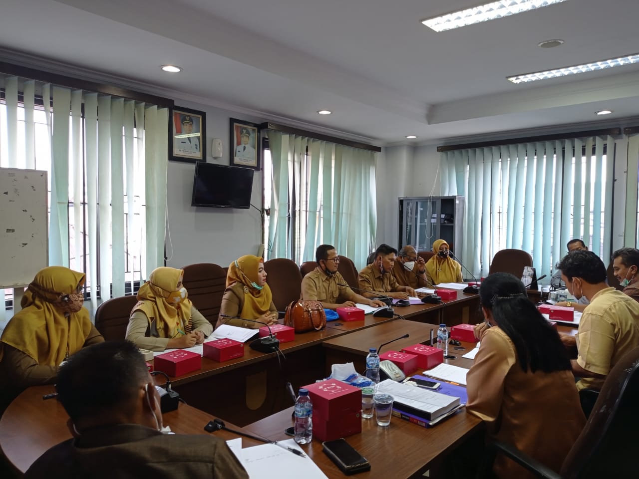 Gaji Menunggak 4 Bulan, Guru Bantu Mengadu ke Komisi III DPRD Pekanbaru
