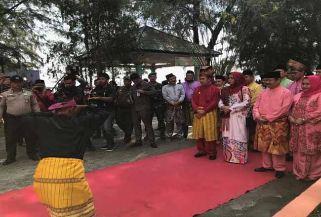 Tiba Rupat Utara, Gubri Hadiri Acara Budaya Mandi Safar