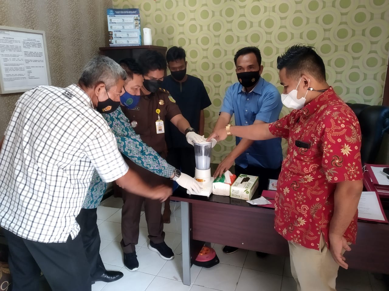 Dari Dua Tersangka, Polres Kampar Musnahkan 62,12 Gram Sabu