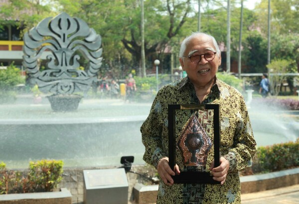 Bapak Asuransi Indonesia Harry Diah Meninggal Dunia