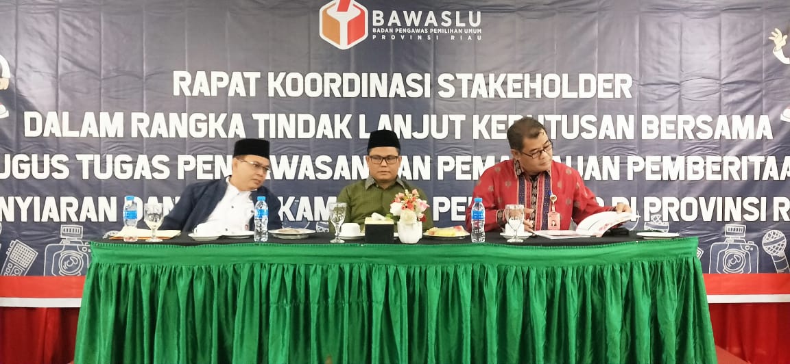 Awasi Penyiaran Iklan Kampanye, Bawaslu Riau teken MoU dengan KPID dan KPU