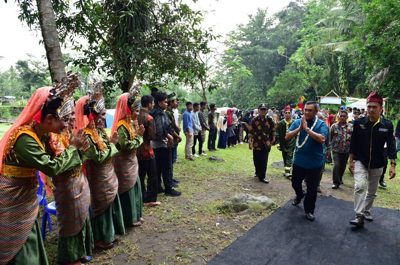 Wagubri Berbagi Pengalaman Dengan Mahasiswa Riau di Jogjakarta