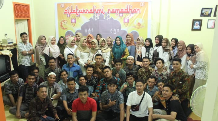 Silaturahmi, Alumni MTsN 3 Rambah Pasir Rohul Adakan Reoni dan Buka Bareng